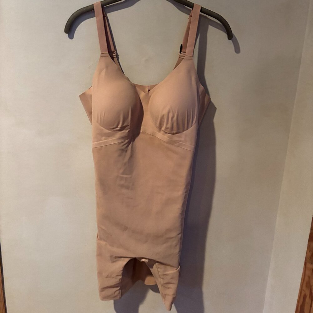 NWT HoneyLove Mid-Thigh Bodysuit in Nude
